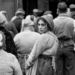 „Dziewczyna z igłą” – ponura opowieść o niechcianych ludziach [RECENZJA]