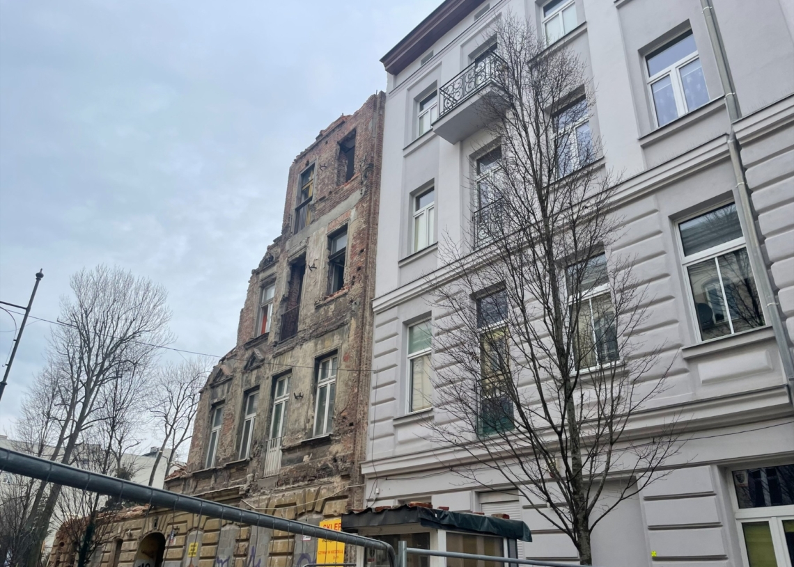 Mieszkańcy boją się o kolejną kamienicę przy al. 1 Maja w Łodzi