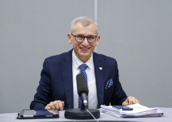 Kontrowersje przy podziale środków z KPO. Krzysztof Kwiatkowski gościem Radia Łódź