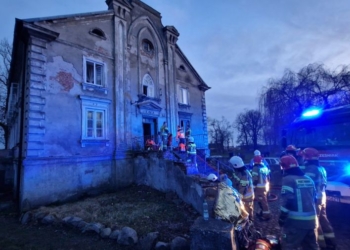 Tragiczny pożar dworu w miejscowości Łanięta. Nie żyje mężczyzna