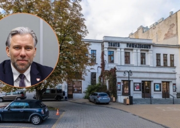 Firma matki Bartosza Domaszewicza wygrała przetarg w Teatrze Powszechnym. „To układ zamknięty”