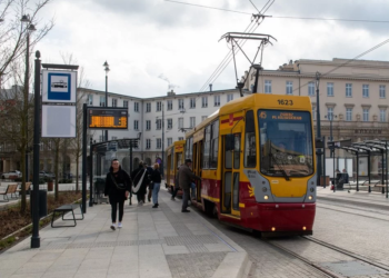 Awaria wodociągu w centrum Łodzi. Tramwaje nie pojadą ul. Pomorską