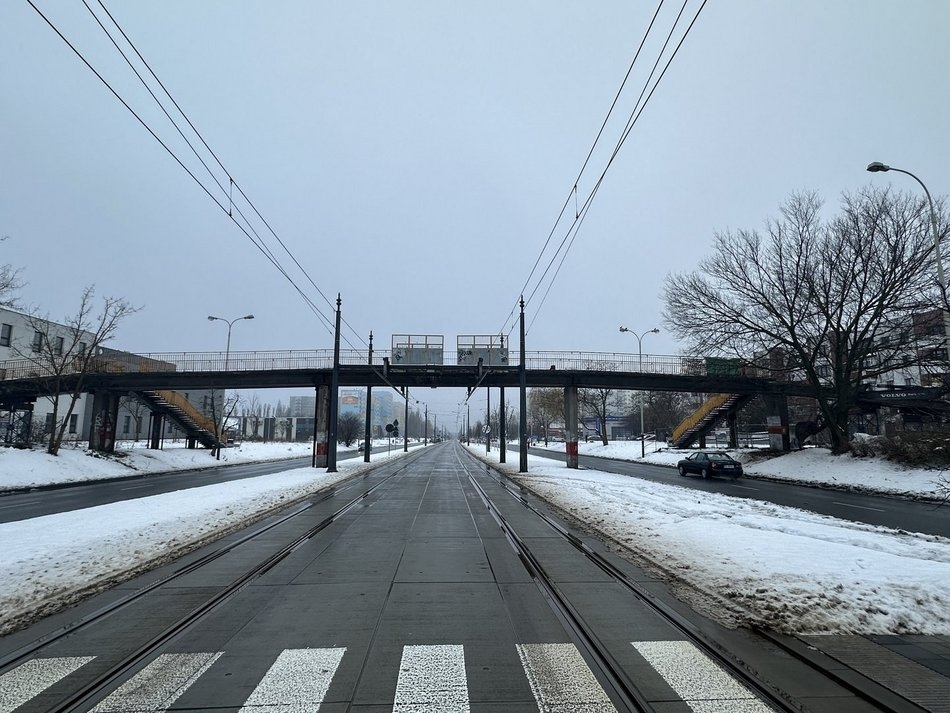 Zamknięta al. Wyszyńskiego w Łodzi. Będą rozbierane kładki na Retkini 1 Nowe kładki na Retkini w Łodzi. Zmiany w organizacji ruchu i MPK Łódź