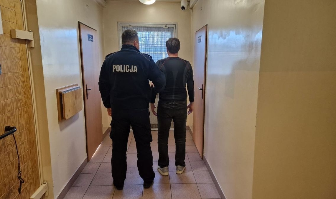 Pijany 51-latek częstował dzieci marihuaną. Chciał się „odwdzięczyć”