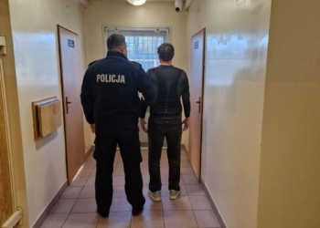 Pijany 51-latek częstował dzieci marihuaną. Chciał się „odwdzięczyć”