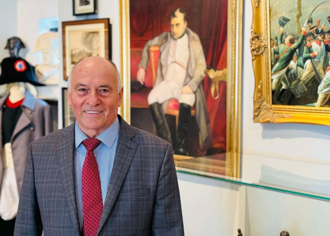 Edward Grobelny jest miłośnikiem Napoleona Bonaparte. Jego kolekcję można podziwiać w Muzeum Ziemi Wieluńskiej 1 Edward Grobelny i jego napoleońska kolekcja