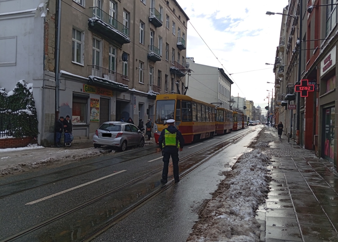 Utrudnienia na Kilińskiego w Łodzi. Tramwaje linii 1 i 5 kierowane objazdem
