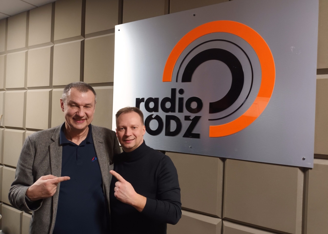 Szkiełko i oko. Prof. Łukasz Kaczmarek o grafenie, fotowoltaice i kwasie azotowym