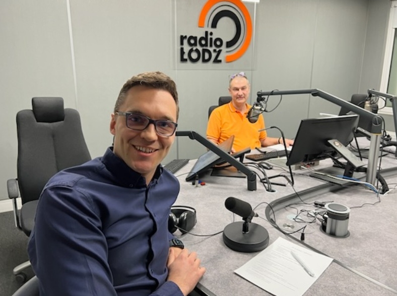 Szkiełko i oko. Nauczyciele a sztuczna inteligencja [PODCAST]
