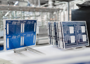Przemysłowe czytniki RFID zautomatyzują identyfikację produktów w magazynie