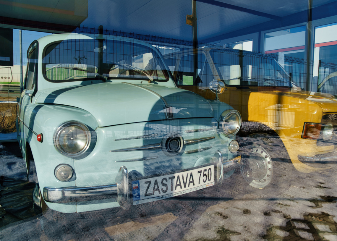 Auta z duszą i historią. Nietypowa wystawa przy S8 1 Auta z duszą i historią. Nietypowa wystawa przy S8