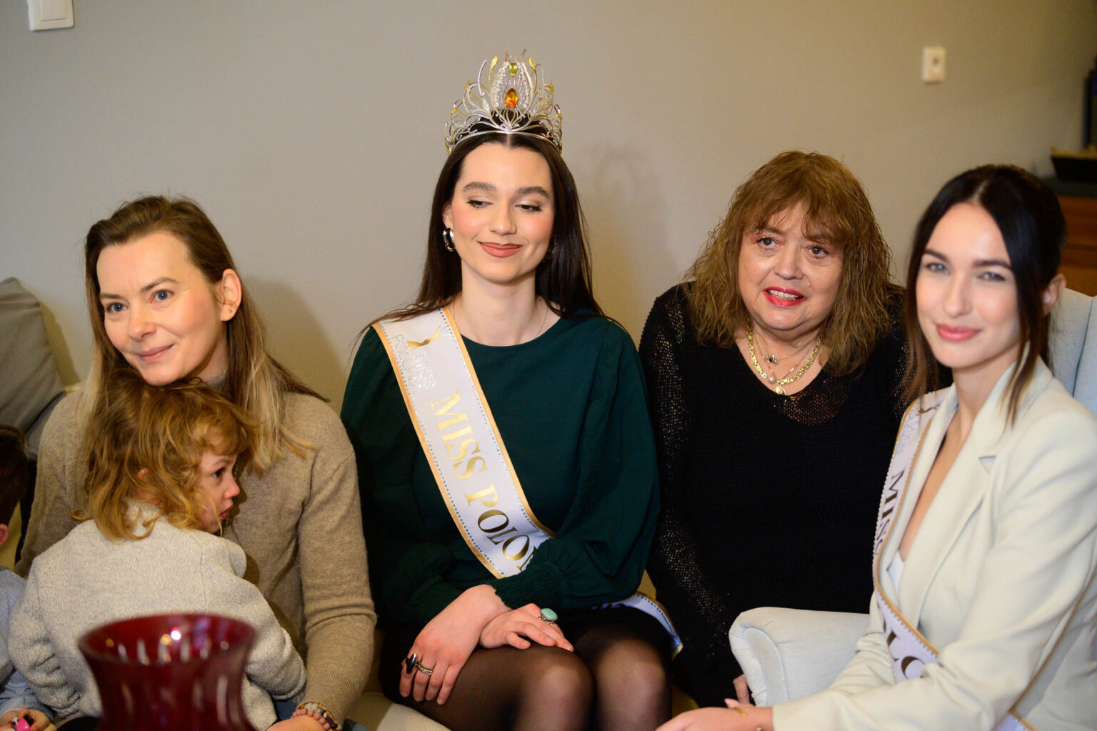 Fundacja Miss Polonia z darami dla rodzin Fot Sebastian Szwajkowski 4