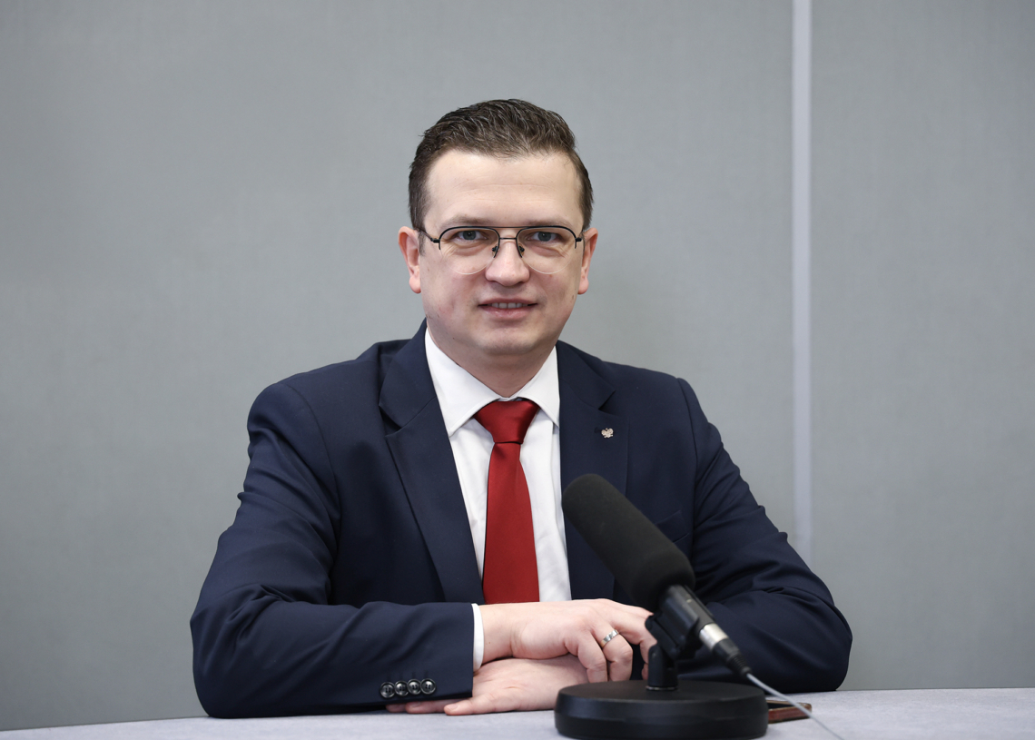 Składowiska odpadów niebezpiecznych mają być zlikwidowane - zapowiada wicewojewoda łódzki 1 Grzegorz Majewski fot. Konrad Ciezki 2
