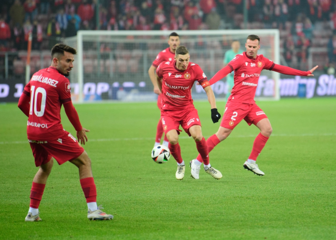 Widzew Łódź liczy na przełamanie i celuje w 3 wyjazdowe zwycięstwo. Śląsk Wrocław każdy mecz gra o ekstraklasowe życie 1 Przed meczem Śląsk Wrocław - Widzew Łódź. Zapowiedź