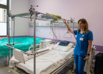 Koniec remontu neurologii w szpitalu im. Jonschera. Nowoczesne gabinety lekarskie, pokoje zabiegowe, sprzęty i izolatki