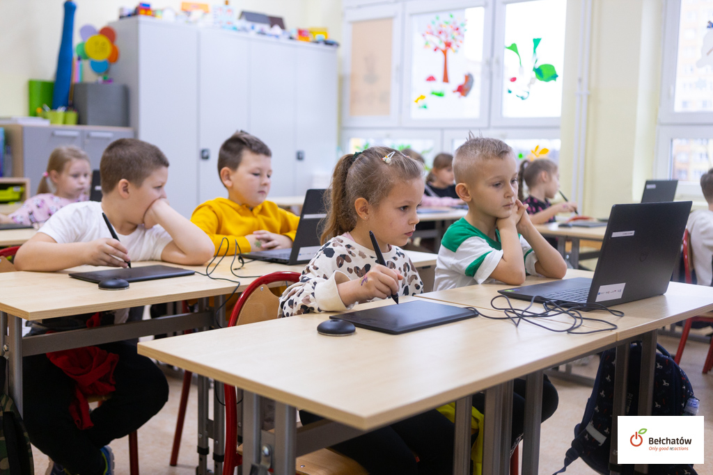 Ponad milion złotych dla bełchatowskich szkół. Będą realizować duże projekty edukacyjne 1 Ponad milion złotych dla bełchatowskich szkół. Będą realizować duże projekty edukacyjne