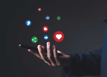 Świat mediów bez tajemnic. Jak zarabia się w social mediach? [PODCAST]