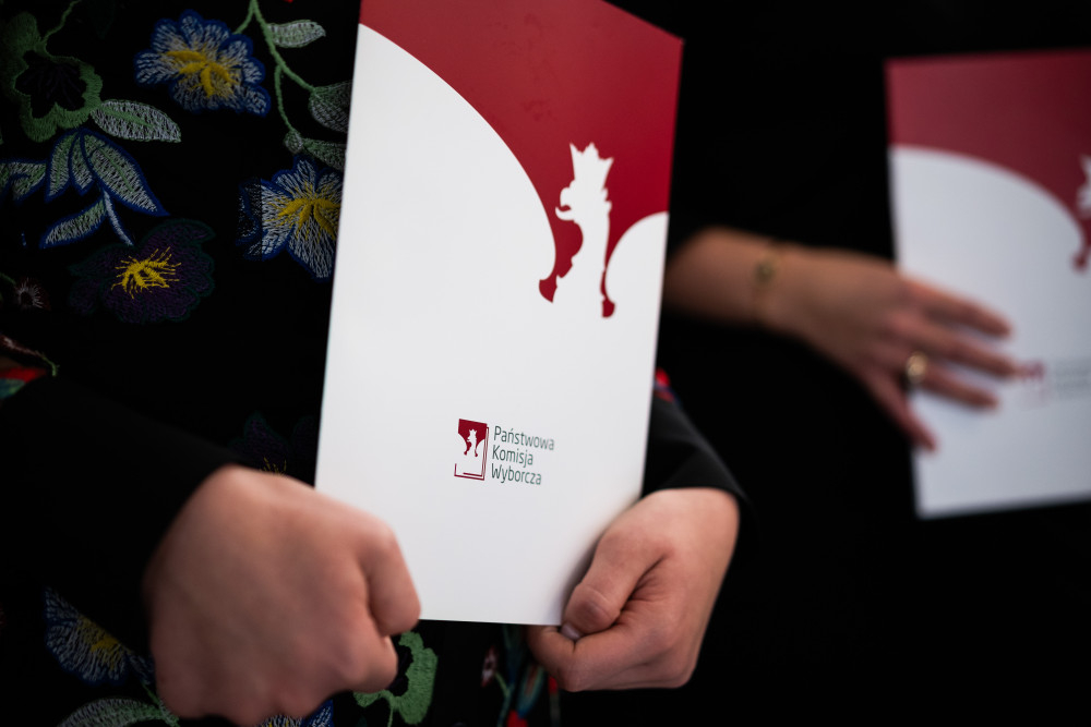 Wybory prezydenckie 2025 - II tura. PKW podała frekwencję na godzinę 12:00