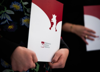 Wybory prezydenckie 2025 - II tura. PKW podała frekwencję na godzinę 12:00