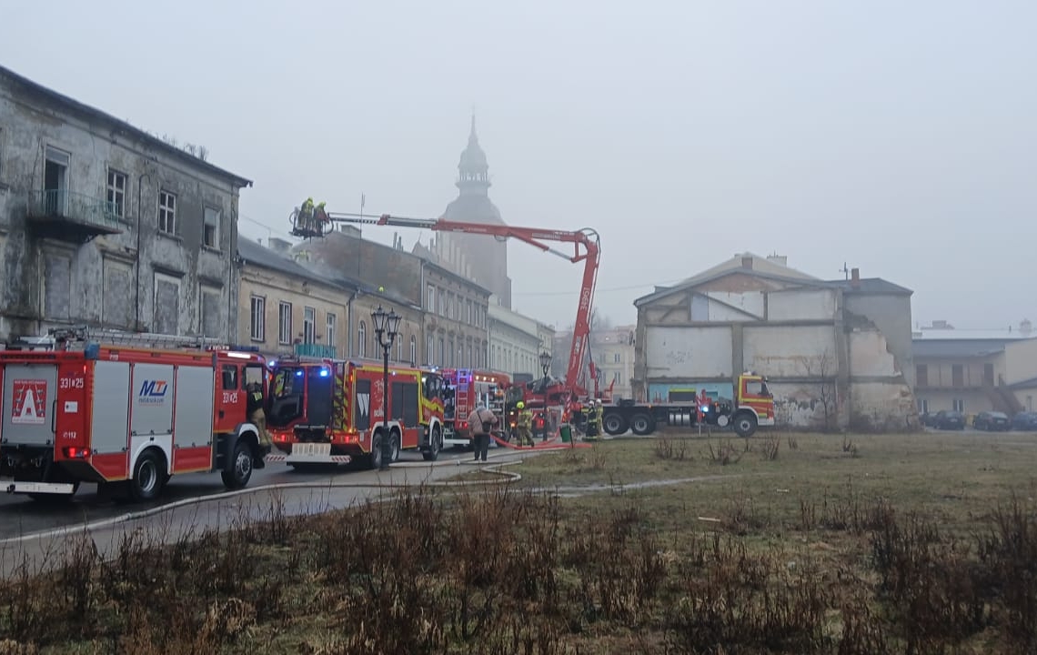 Pożar w Piotrkowie Trybunalskim. Ewakuowano mieszkańców kamienicy