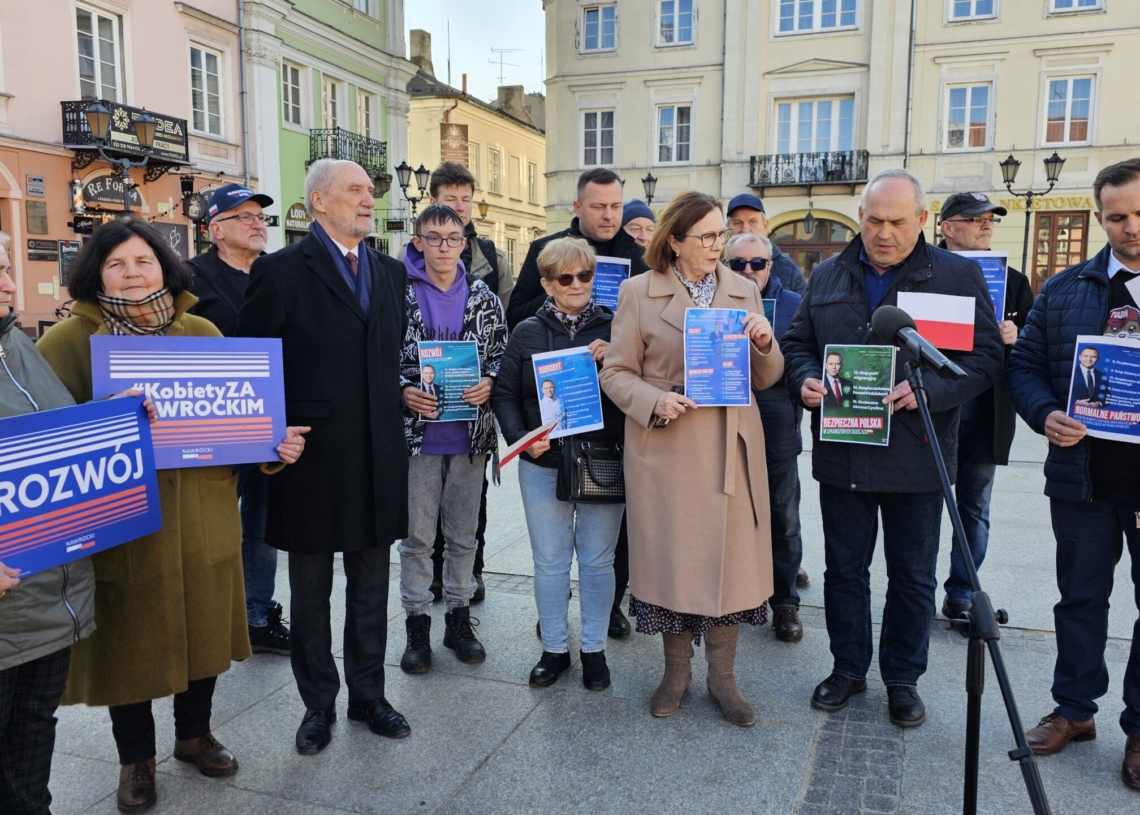 Wybory prezydenckie. Posłowie PiS przedstawili w Piotrkowie program Karola Nawrockiego