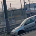 Niecodzienny widok na dworcu w Tomaszowie Mazowieckim. Kierująca oplem pomyliła biegi