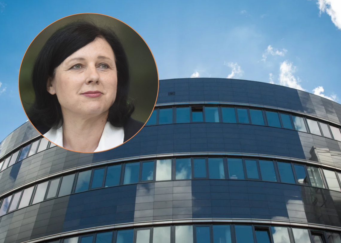 Była wiceprzewodnicząca Komisji Europejskiej z tytułem doctor honoris causa łódzkiej uczelni? Politycy PiS są oburzeni 1 Była wiceprzewodnicząca Komisji Europejskiej z tytułem doctor honoris causa łódzkiej uczelni? Politycy PiS są oburzeni