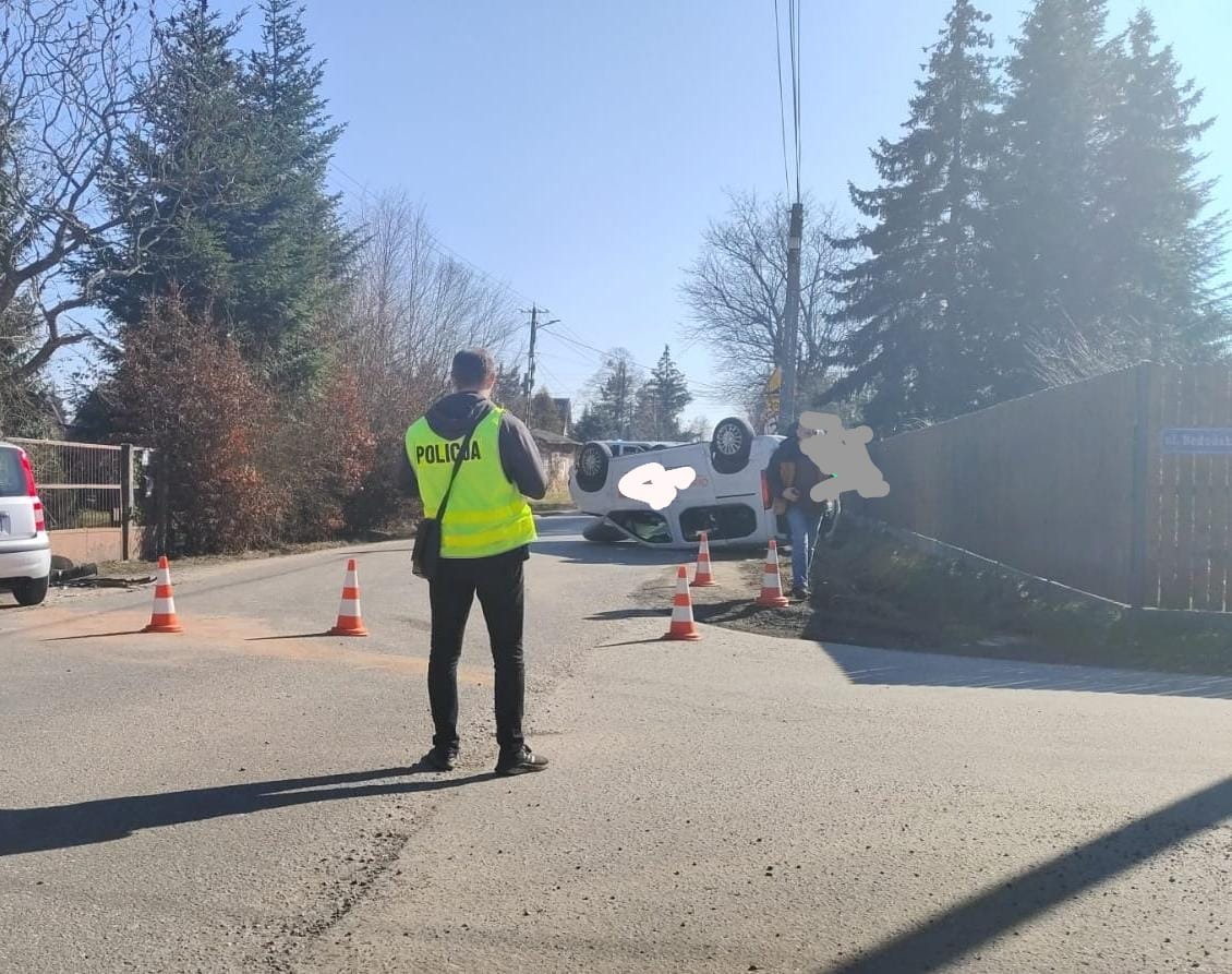 Dachowanie w gminie Andrespol. 76-latek nie ustąpił pierwszeństwa 1 Dachowanie w gminie Andrespol