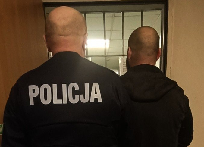 Krwawa kłótnia w Radomsku – 37-latek zadał koledze trzy ciosy nożem, trafił do aresztu