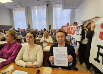 Dyskusja o Centrach Integracji Cudzoziemców w Piotrkowie Trybunalskim. Interweniowała policja