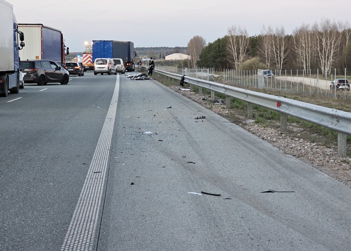 Zderzenie dwóch busów i utrudnienia na A1