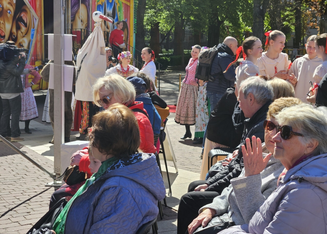 Celebracja Dnia Włókniarza na rynku Manufaktury. Tańce, śpiewy i wystawa fotograficzna
