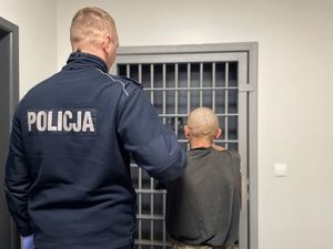 Tragedia w Poddębicach. 54-latek podpalił własną matkę! 1 Tragedia w Poddębicach. 54-latek podpalił własną matkę!