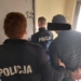 Policjanci w Zduńskiej Woli zatrzymali poszukiwanego 2 listami gończymi i 4 nakazami doprowadzenia do więzienia 13 Policjanci w Zduńskiej Woli zatrzymali poszukiwanego 2 listami gończymi i 4 nakazami doprowadzenia do więzienia
