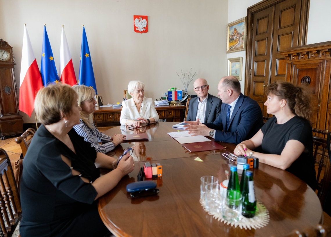 Walka z nielegalnymi składowiskami odpadów. Niebezpieczne śmieci znikną z Kutna i Chabielic 1 Walka z nielegalnymi składowiskami odpadów. Niebezpieczne śmieci znikną z Kutna i Chabielic