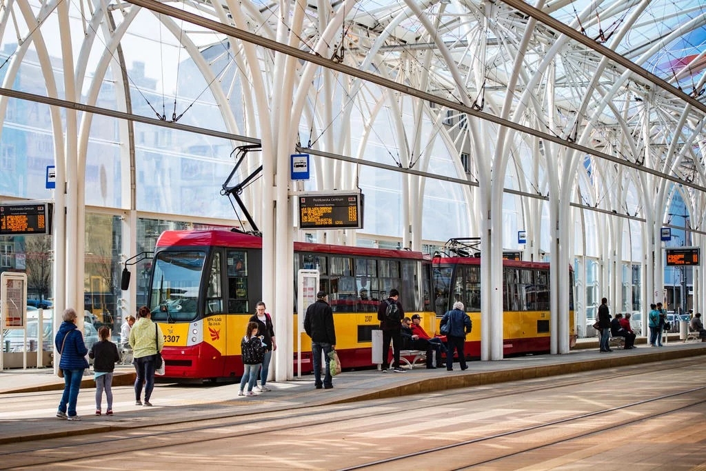 Pijany pasażer zatrzymał 7 linii tramwajowych MPK Łódź 1 Pijany pasażer zatrzymał 7 linii tramwajowych MPK Łódź