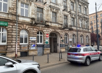 Utrudnienia w centrum Łodzi. W kamienicy przy Narutowicza uszkodził się strop