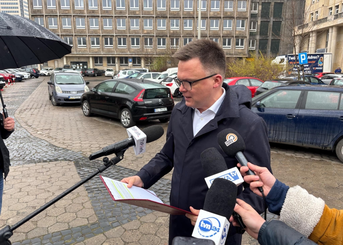 Szymon Hołownia jedzie na debaty do Końskich. Ogłosił to w Łodzi