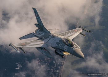 Pierwsza kobieta pilotem samolotu F-16