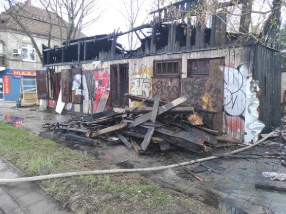 Tragiczny pożar przy Rzgowskiej w Łodzi. Dwie ofiary śmiertelne