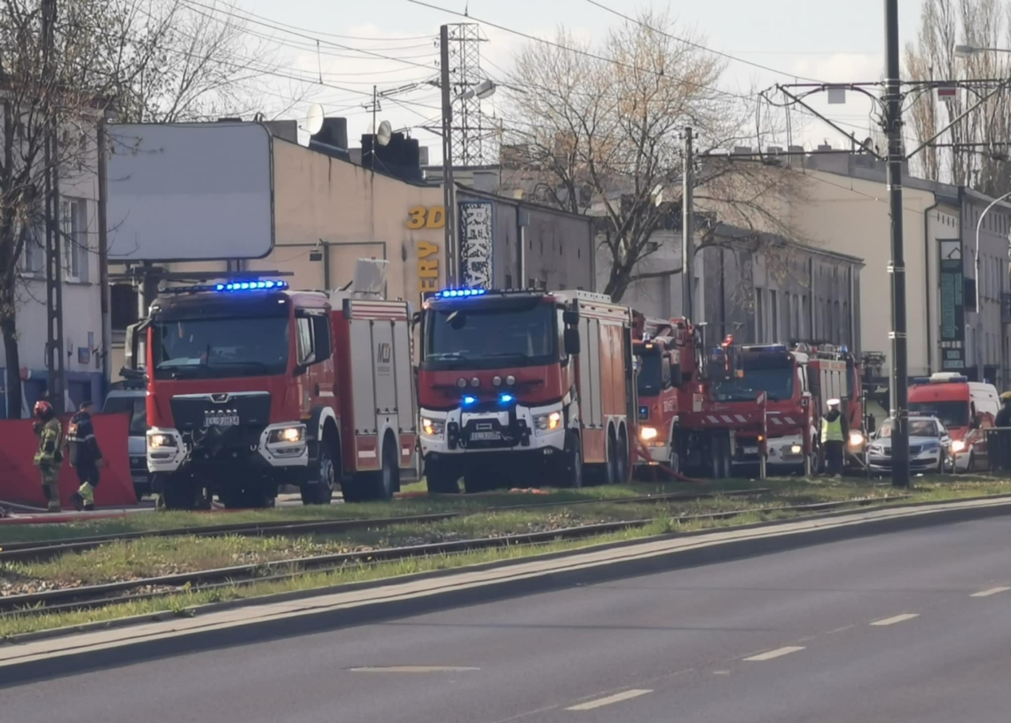 Tragiczny pożar przy Rzgowskiej w Łodzi. Dwie ofiary śmiertelne