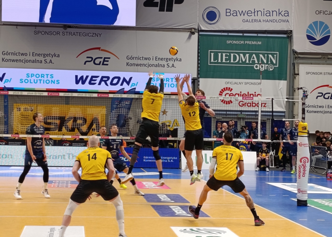 PGE GiEK Skra Bełchatów nie powalczy o medale. Projekt Warszawa lepszy w ćwierćfinale 1 PGE GiEK Skra Bełchatów nie powalczy o medale. Projekt Warszawa lepszy w ćwierćfinale