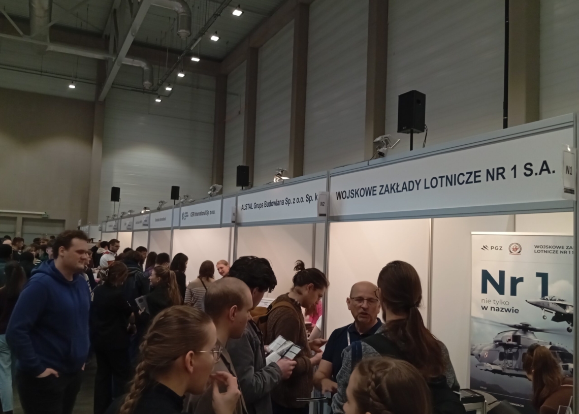 Akademickie Targi Pracy w Łodzi. Setki studentów w Hali Expo [ZDJĘCIA]
