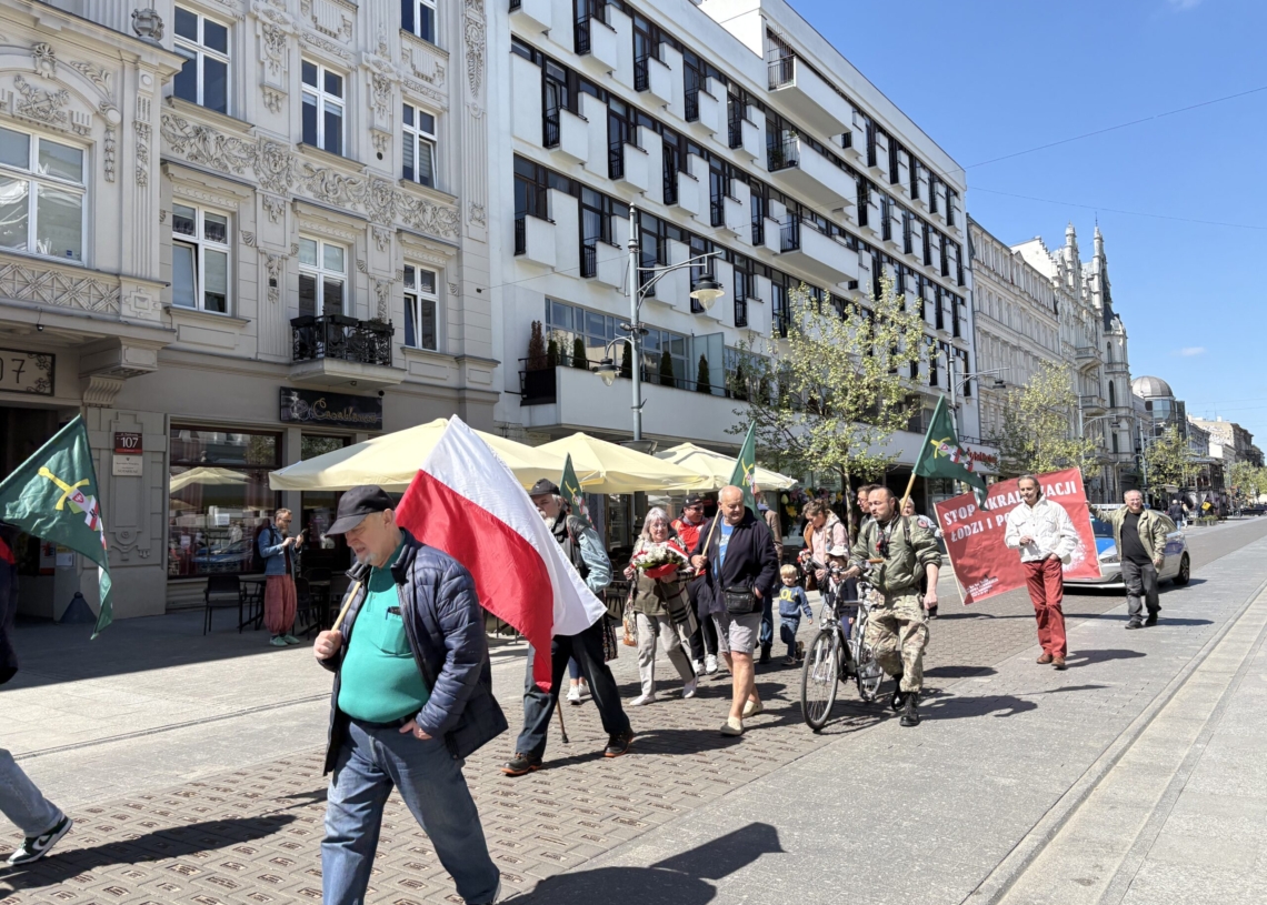 Marsz z okazji 1000-lecia koronacji Bolesława Chrobrego przeszedł ulicą Piotrkowską w Łodzi
