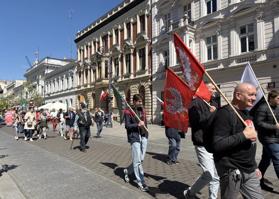 Marsz z okazji 1000-lecia koronacji Bolesława Chrobrego przeszedł ulicą Piotrkowską w Łodzi