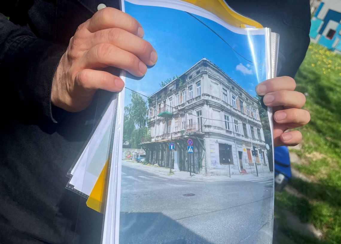 Będzie skwer Bogumiły Wander. Zadowoleni mieszkańcy ulicy Nawrot uczcili pamięć o rodzinie Wanderów 1 Będzie skwer Bogumiły Wander. Zadowoleni mieszkańcy ulicy Nawrot uczcili pamięć o rodzinie Wanderów