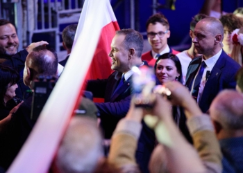 Konwencja Karola Nawrockiego w hali EXPO. Poparcia udzielił mu prezydent Andrzej Duda