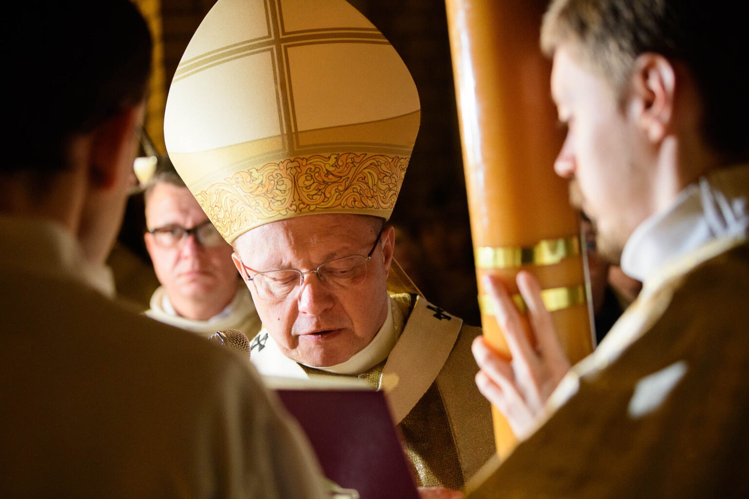Liturgia w Wielka Sobote w lodzkiej Katedrze Fot Sebastan Szwajkowski 19