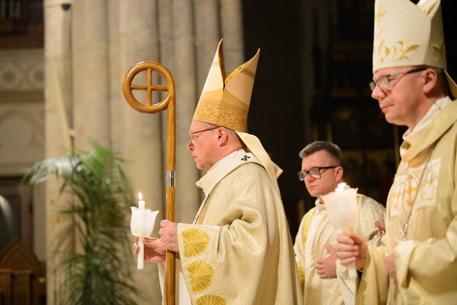 Liturgia w Wielka Sobote w lodzkiej Katedrze Fot Sebastan Szwajkowski 22
