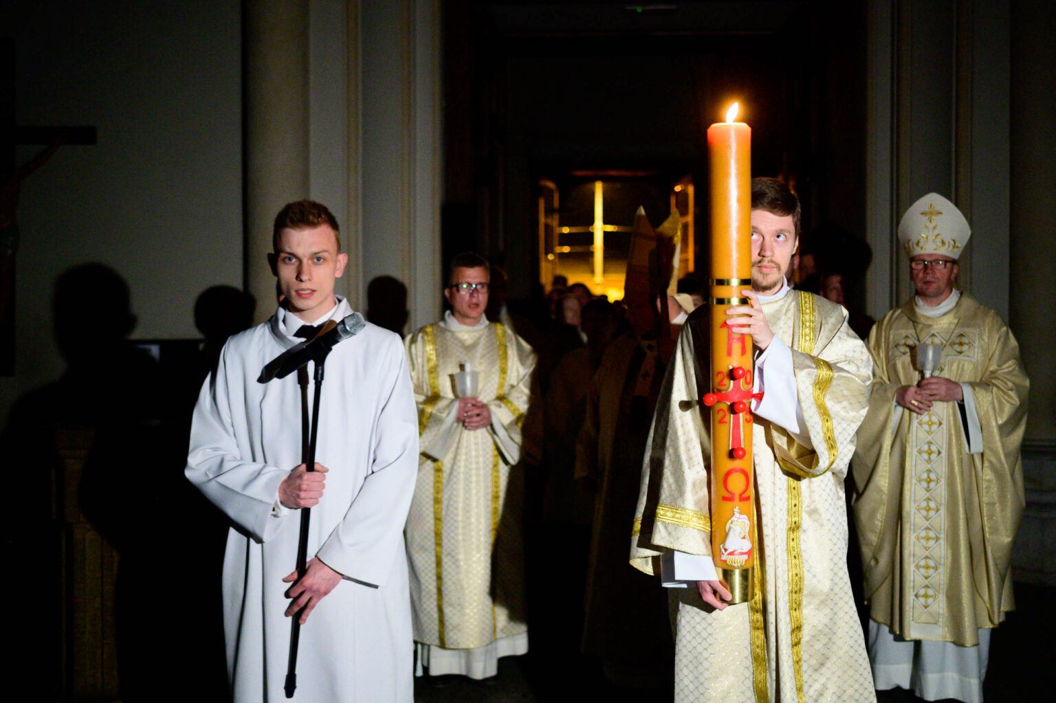 Liturgia w Wielka Sobote w lodzkiej Katedrze Fot Sebastan Szwajkowski 7